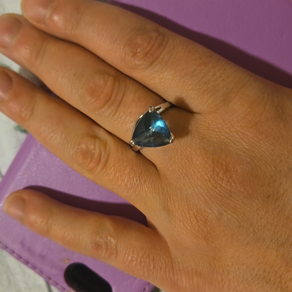 Beautiful ring - Picture 5 of 6